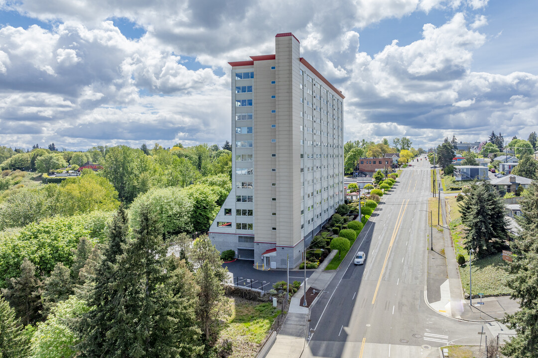 Pacific Towers in Tacoma, WA - Building Photo