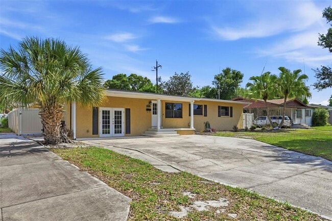 property at 3707 Pelican Ln