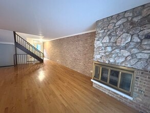 1836 Wildberry Dr in Glenview, IL - Building Photo - Building Photo