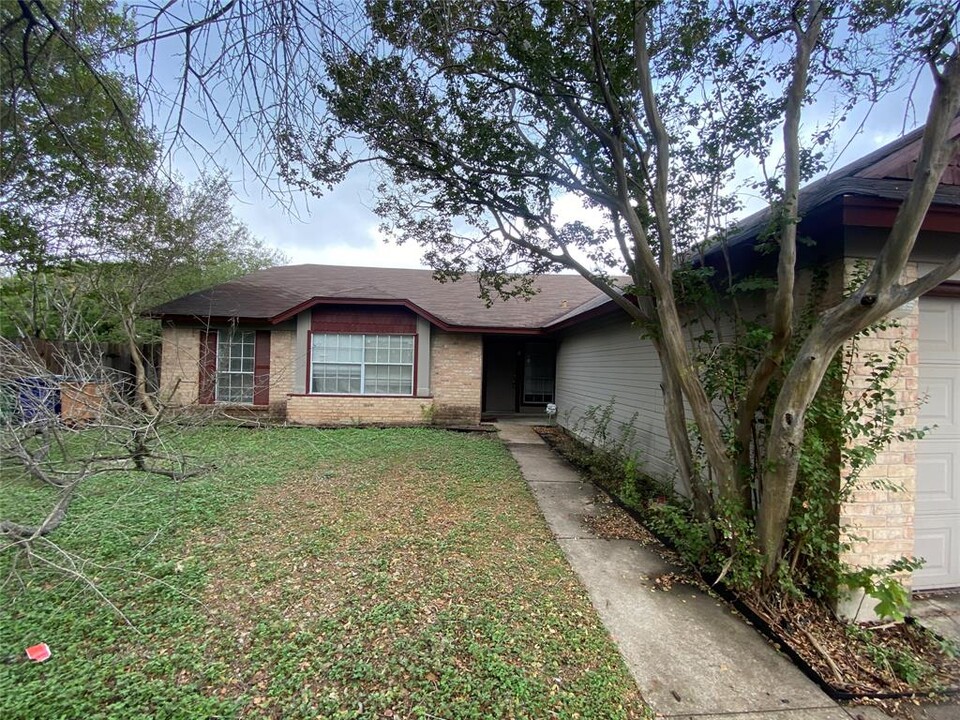 1909 Prairie Knoll Ct in Austin, TX - Building Photo