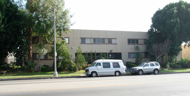 8820 Van Nuys Blvd in Panorama City, CA - Building Photo - Building Photo