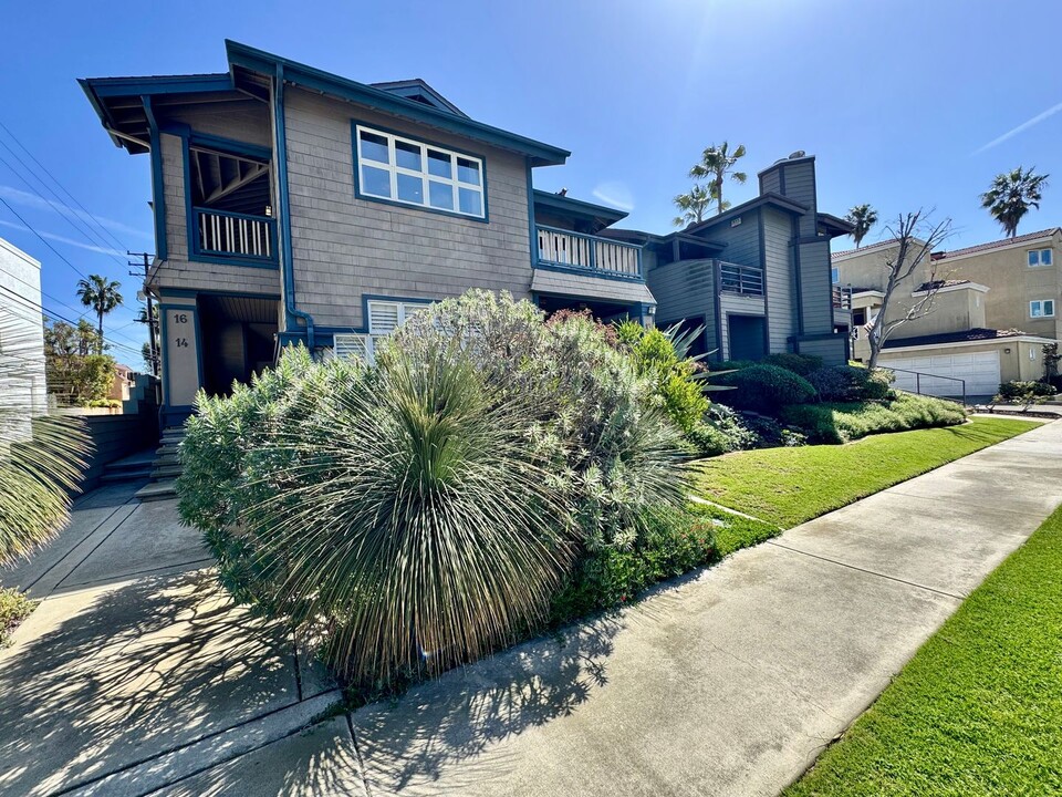 16 Coronado Ave in Long Beach, CA - Building Photo