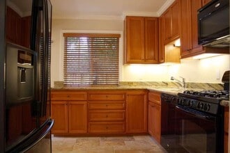 731 Ellsworth Pl in Palo Alto, CA - Building Photo - Building Photo