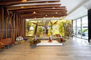 1010 Brickell Ave in Miami, FL - Building Photo