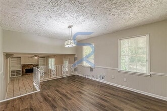 3661 Boring Rd in Decatur, GA - Foto de edificio - Building Photo