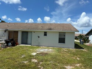 7825 40th Avenue Dr W in Bradenton, FL - Building Photo - Building Photo