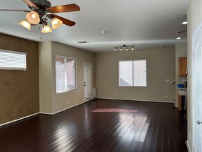 3719 Lodina Ct in Las Vegas, NV - Building Photo - Building Photo