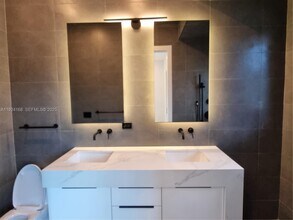 810 NE 14th Pl in Fort Lauderdale, FL - Building Photo - Building Photo