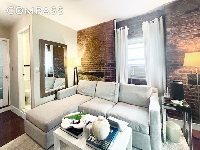57 Spring St, Unit 203 in New York, NY - Building Photo - Building Photo