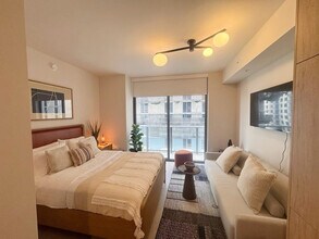 11 NE 6th St in Miami, FL - Foto de edificio - Building Photo