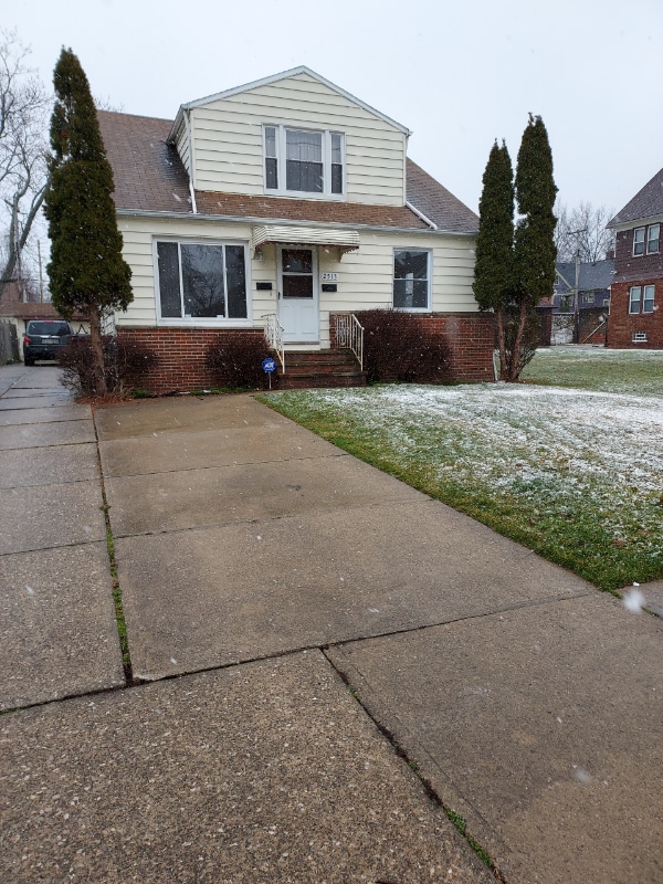 2513 E 126th St, Unit Upstairs