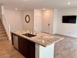7346 N Decatur Blvd in Las Vegas, NV - Building Photo - Building Photo