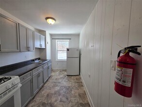 135 Fullerton Ave in Newburgh, NY - Building Photo - Building Photo