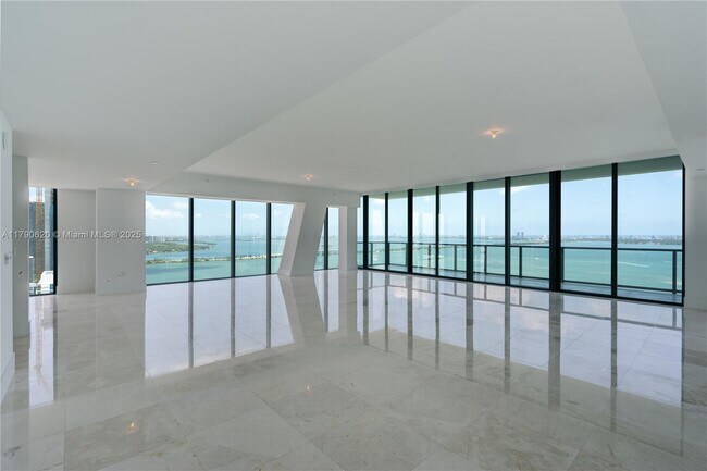 788 NE 23rd St, Unit 3102 in Miami, FL - Building Photo - Building Photo