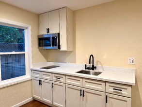 408 Page St in San Jose, CA - Foto de edificio - Building Photo