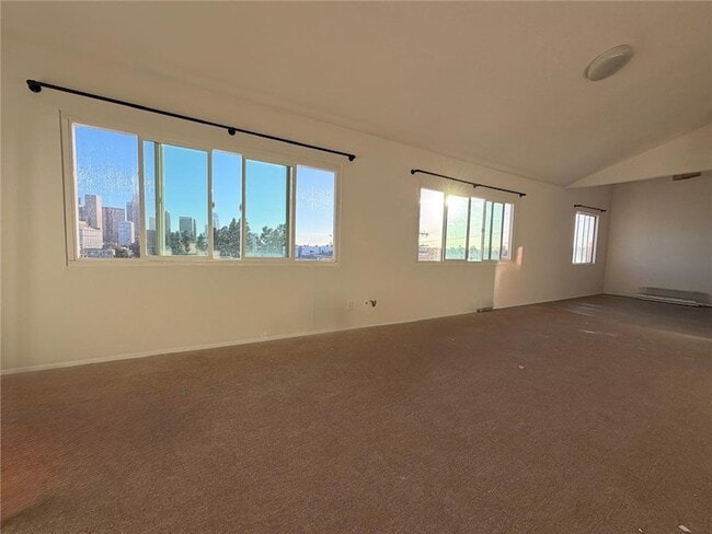 911 N Beaudry Ave in Los Angeles, CA - Foto de edificio - Building Photo