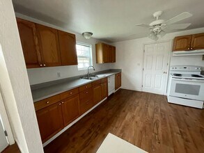 357 NE Terrace Ln in Sutherlin, OR - Building Photo - Building Photo