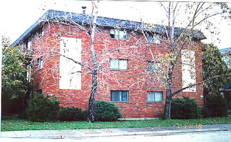 6334-6338 W 99th Pl Apartamentos