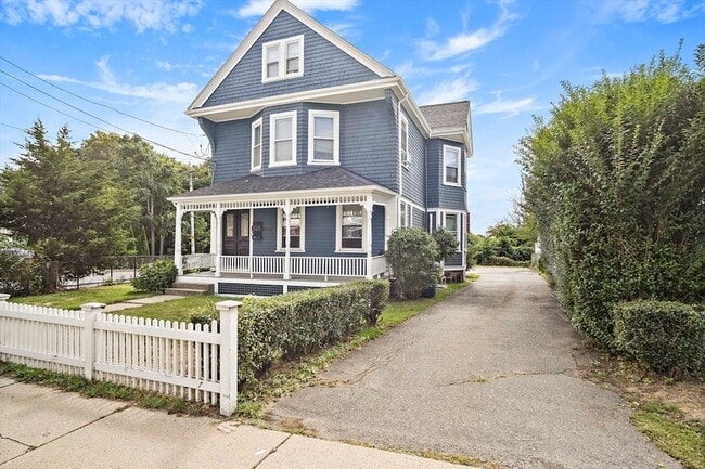 property at 263 Riverside Ave
