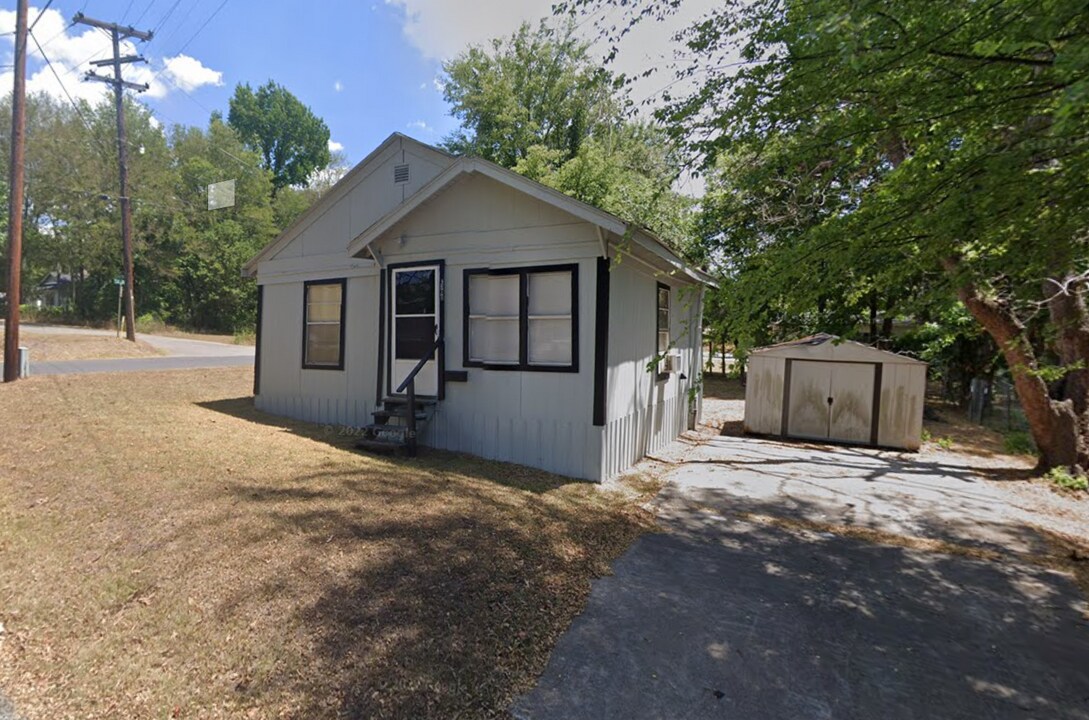 2300 Fair St in Marshall, TX - Building Photo