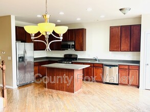 765 Thornbury Ct in Bartlett, IL - Building Photo - Building Photo