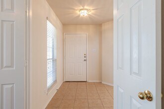 494 Sampson in Kyle, TX - Building Photo - Building Photo