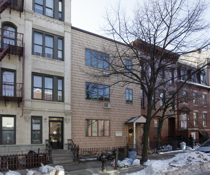 166 India St in Brooklyn, NY - Building Photo