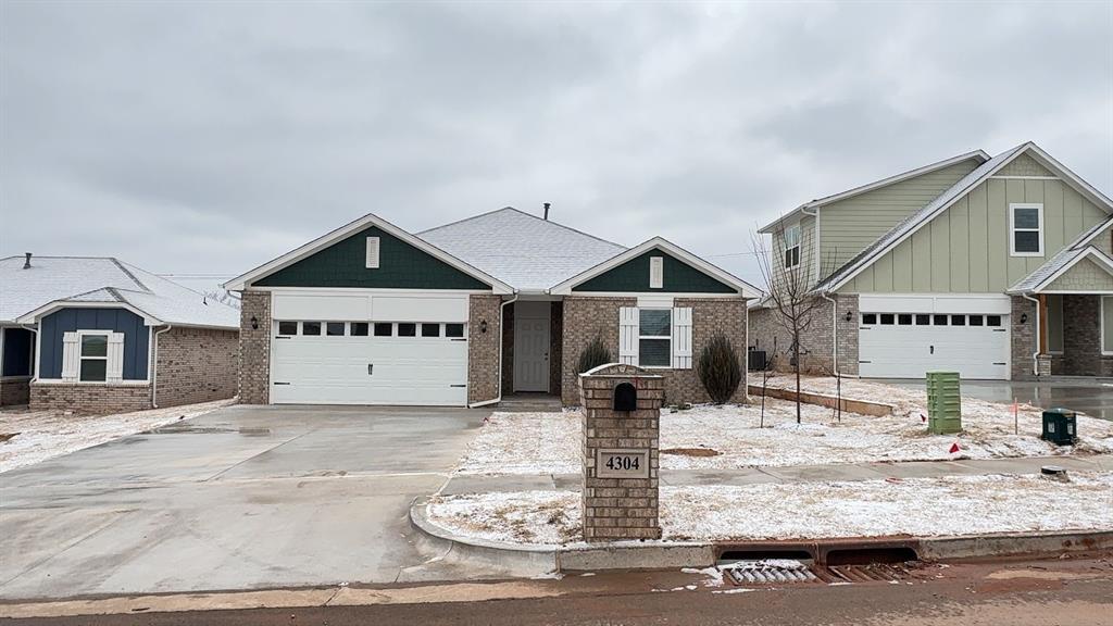 4304 NE 123rd St in Edmond, OK - Foto de edificio