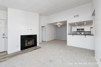 9458 Twin Trails Dr in San Diego, CA - Building Photo - Building Photo