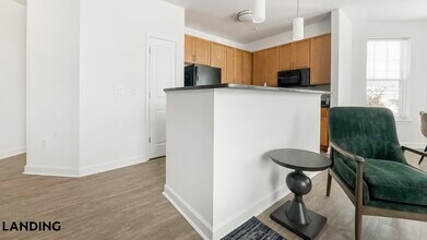 909 Mansion Dr, Unit 760-202 in Frederick, MD - Building Photo - Building Photo