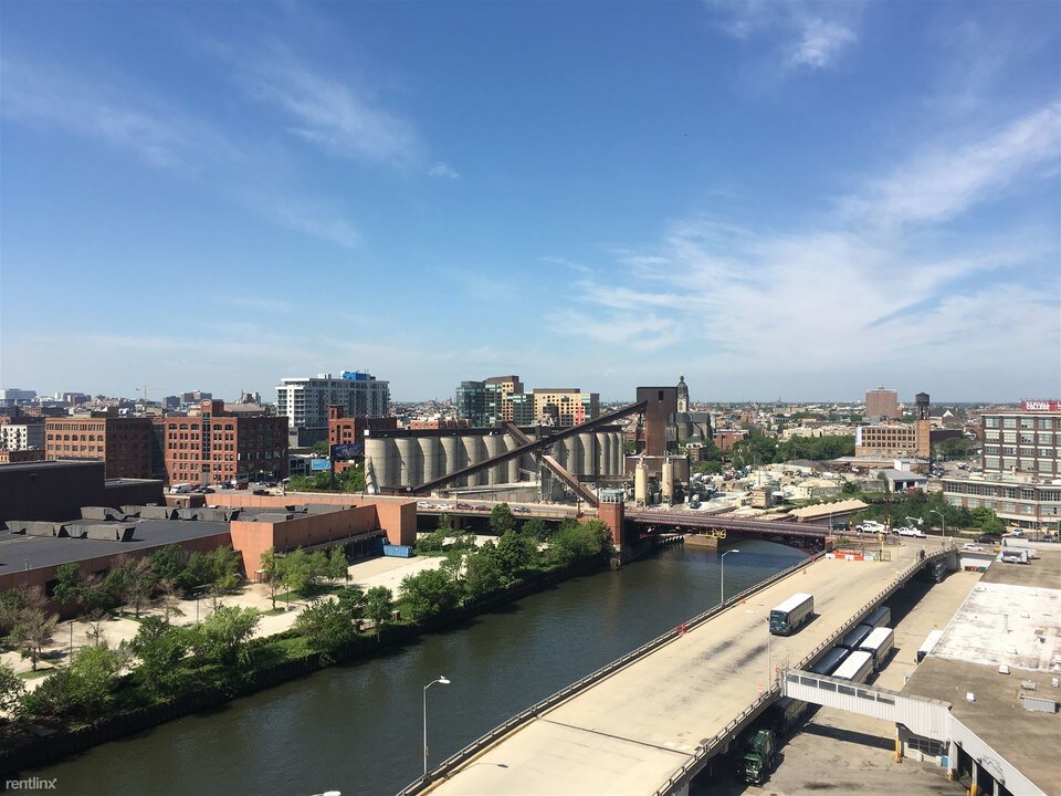 900 N Kingsbury St-Unit -Apt 914 in Chicago, IL - Building Photo