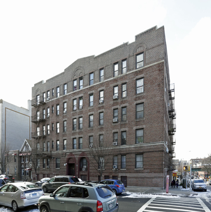 2357 Walton Ave in Bronx, NY - Building Photo