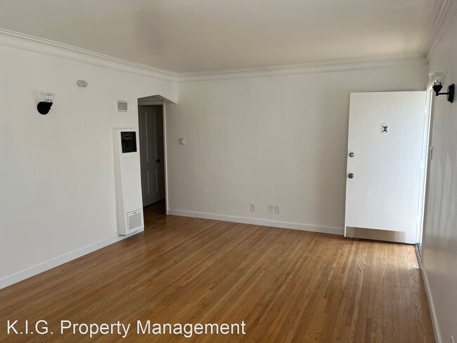 820 N Edinburgh Ave in Los Angeles, CA - Foto de edificio - Building Photo