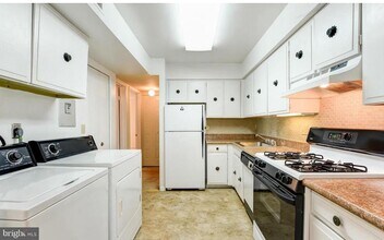 2114 Bonnywood Ln in Silver Spring, MD - Building Photo - Building Photo