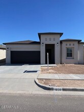 1806 Dana Gray St in El Paso, TX - Building Photo - Building Photo