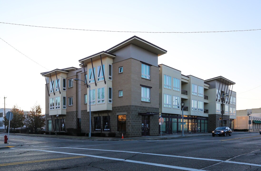 King Drive Commons in Milwaukee, WI - Building Photo