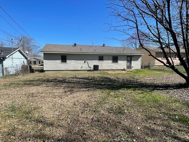 1101 Lehman Dr in Jacksonville, AR - Building Photo - Building Photo
