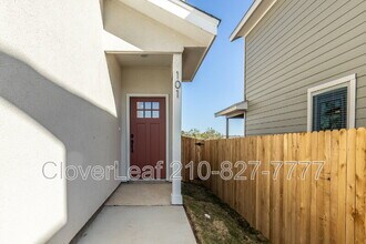 10351 Lynwood Crk in San Antonio, TX - Building Photo - Building Photo
