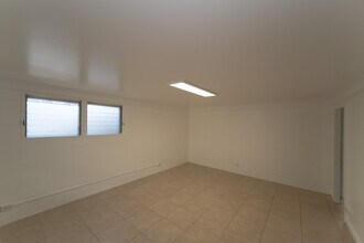 2260 Waiomao Rd in Honolulu, HI - Building Photo - Building Photo