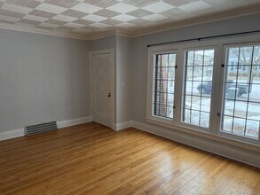 2031 E Marion St in Shorewood, WI - Building Photo - Building Photo