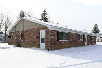 Firelands Manor in Norwalk, OH - Foto de edificio - Building Photo