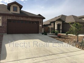 684 Creekside Cir in New Braunfels, TX - Building Photo