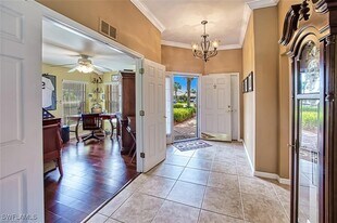 10092 Oakhurst Way in Ft. Myers, FL - Building Photo