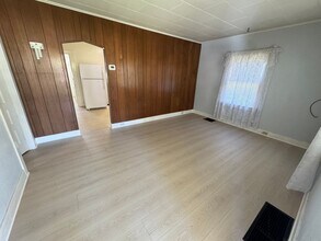 7400 SE Otty St in Milwaukie, OR - Building Photo - Building Photo