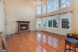 25346 Justice Dr in South Riding, VA - Foto de edificio - Building Photo