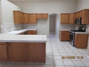 2627 Broken Arrow St in Kingman, AZ - Building Photo - Building Photo