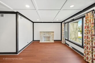 804 S President St in Wheaton, IL - Building Photo - Building Photo