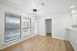 4022 St Christopher Ln in Dallas, TX - Building Photo - Building Photo
