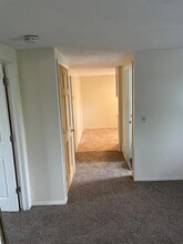 123 Gracie Dr, Unit 303 in North Babylon, NY - Building Photo - Building Photo