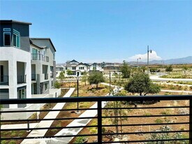 283 Lynx in Irvine, CA - Building Photo